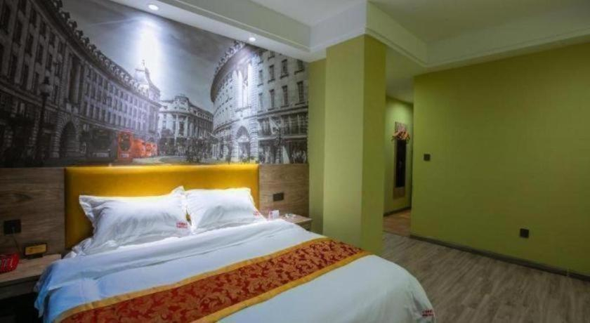 Bedroom 2, Shell Xinxiang Weibin District Railway Station Department Store Hotel, Xinxiang