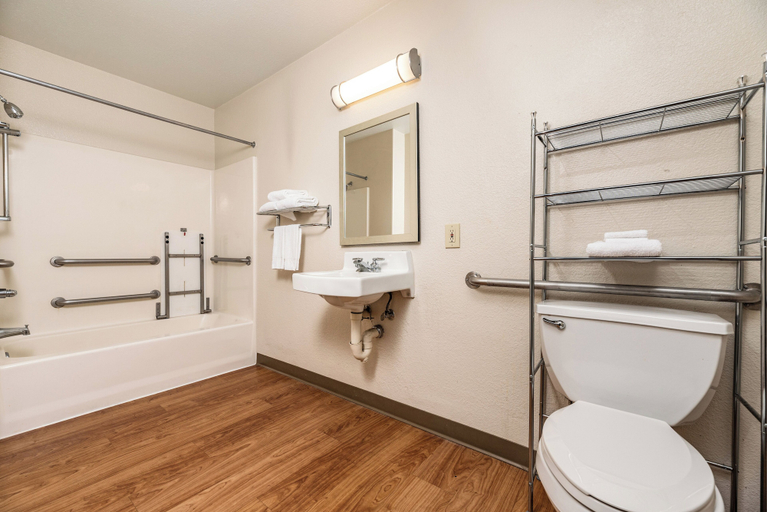 Bathroom 3, HomeTowne Studios by Red Roof Fresno - West, Fresno