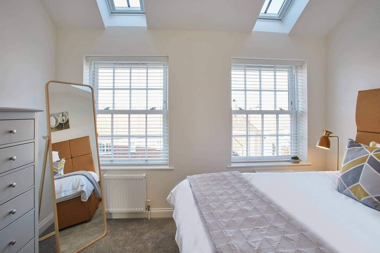 Bedroom 1, Host & Stay | Lemonade Arch, North Yorkshire