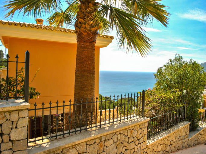 Others 5, Villa in Canyamel with Bay Views and Pool, Baleares