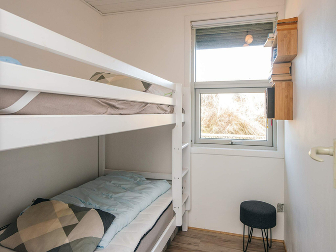 Bedroom 2, 4 Person Holiday Home in Fano, Fanø
