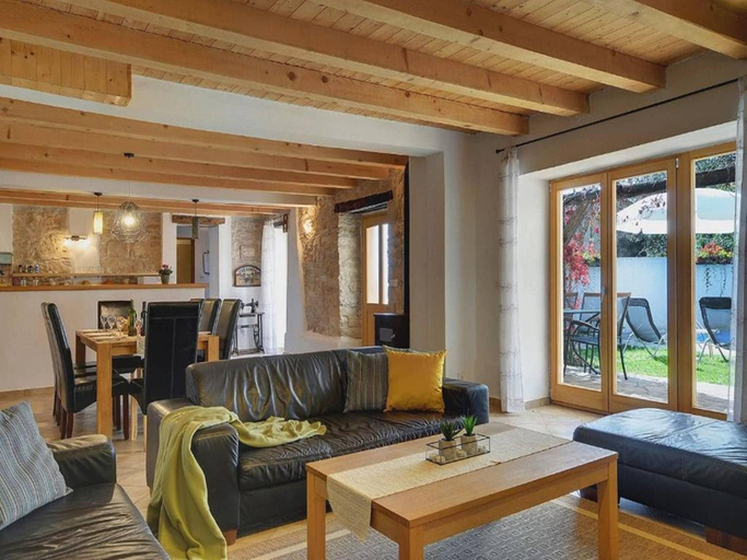 Others 2, Villa in Žminj with Private Pool and Nature, Gračišće