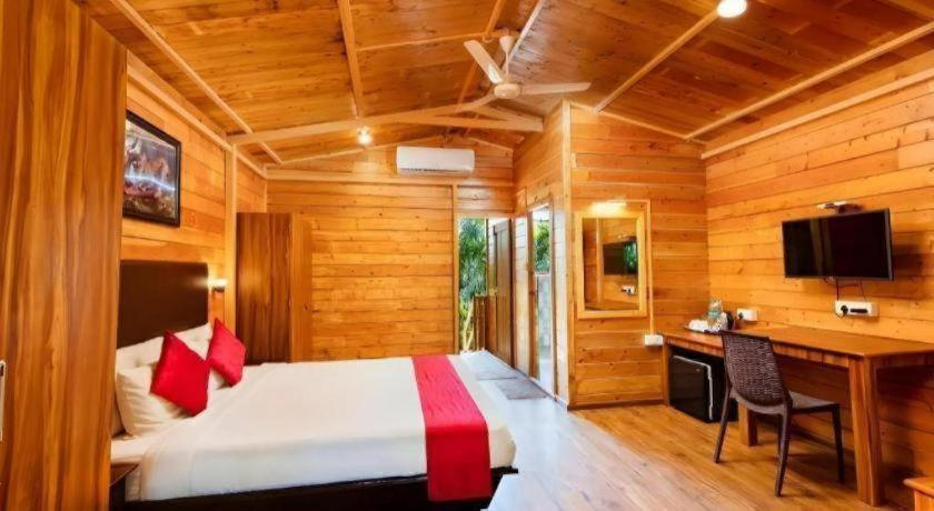 Bedroom 2, Majestic Beach Comforts - Beachfront, South Goa