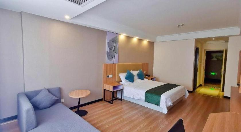 Bedroom 3, GreenTree Inn Xiangshan Transportation Center Bai Hua Road, Ningbo