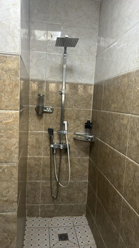 Bathroom 5, Hôtel le palace des rois, Wouri