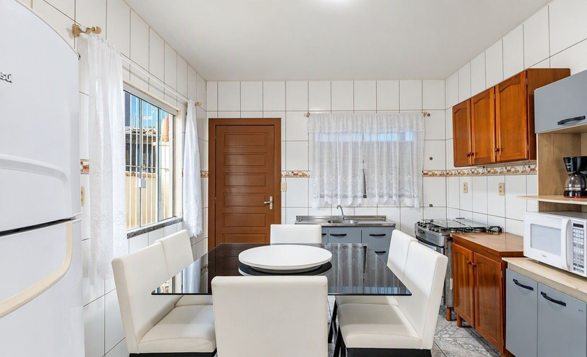 Others 5, House in Condo. w/ Priv. BBQ Csh0546, Porto Belo