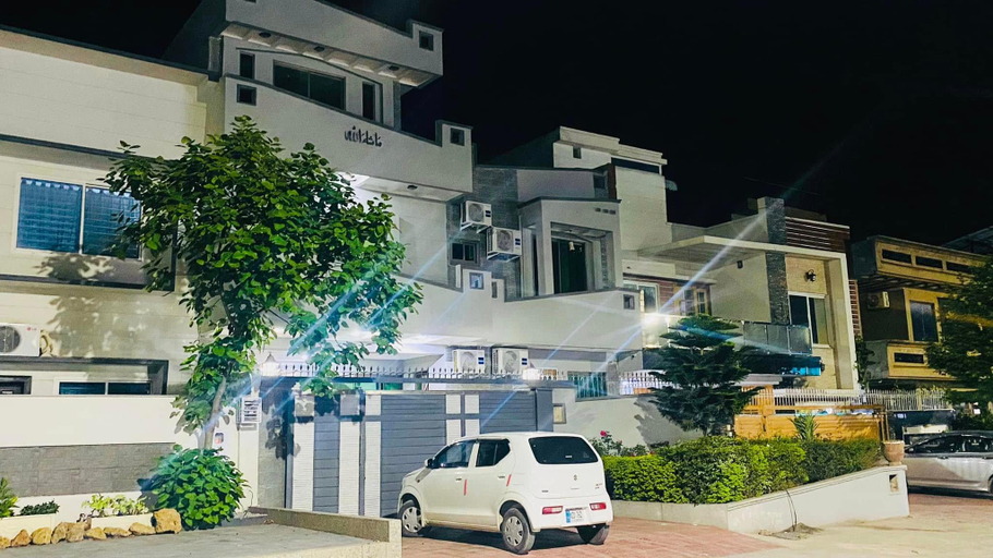 Others 5, one click guest House, Islamabad