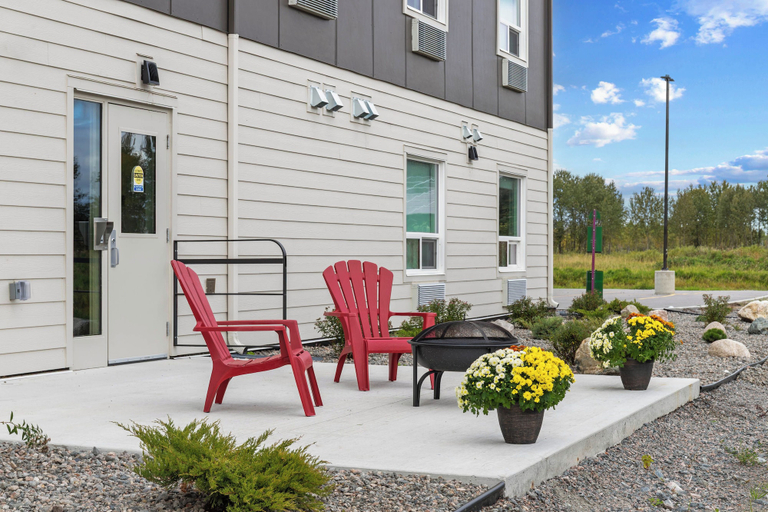 Others 5, Studio 6 – Fort Frances, On, Rainy River