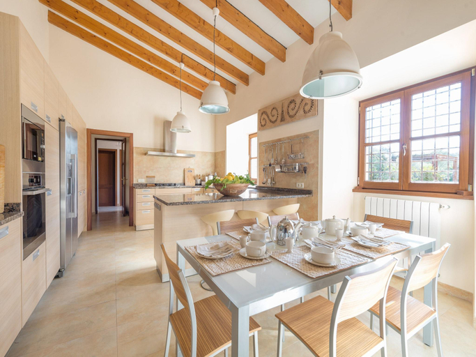 Food & Drinks 4, Rafal Pai - Villa With Private Pool. Free Wifi, Baleares