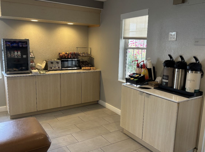 Food & Drinks 5, MainStay Suites, Mobile