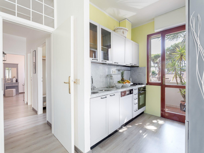 Others 2, Villa in Forte dei Marmi near the Beach, Lucca