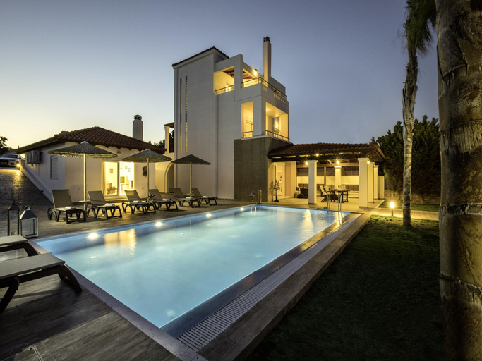 Others 2, Villa on Island with Private Pool, Garde, Terrace, Parking, South Aegean
