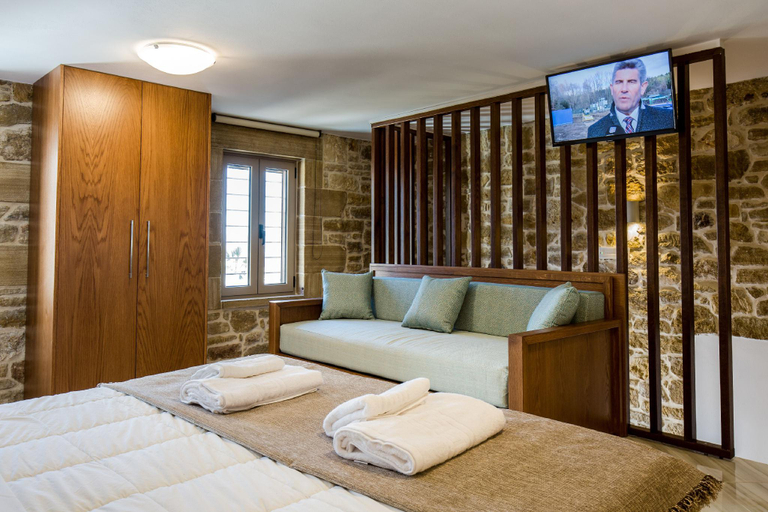 Others 4, Agarathos Homes, Crete