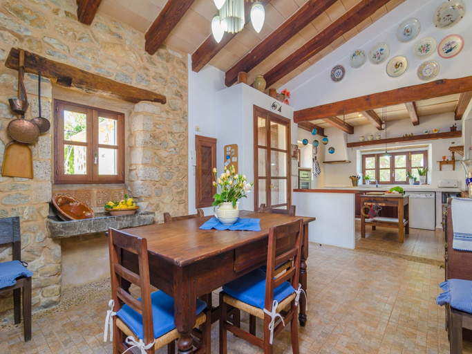 Food & Drinks 4, Ses Velletes 7 - Villa With Private Pool In Artà, Baleares