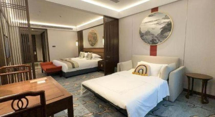 Bedroom 2, Hangzhou Blossom Hotel, Hangzhou