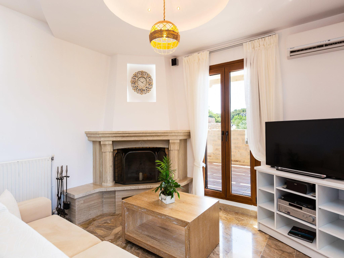 Others 3, Villa in Crete with Private Pool & Beaches Nearby, Crete
