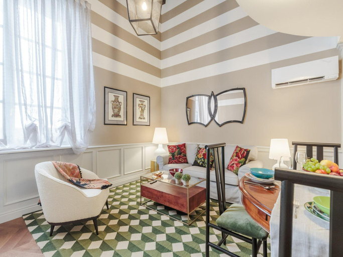 Others 4, Apartment in Lucca near Guinigi Tower, Lucca