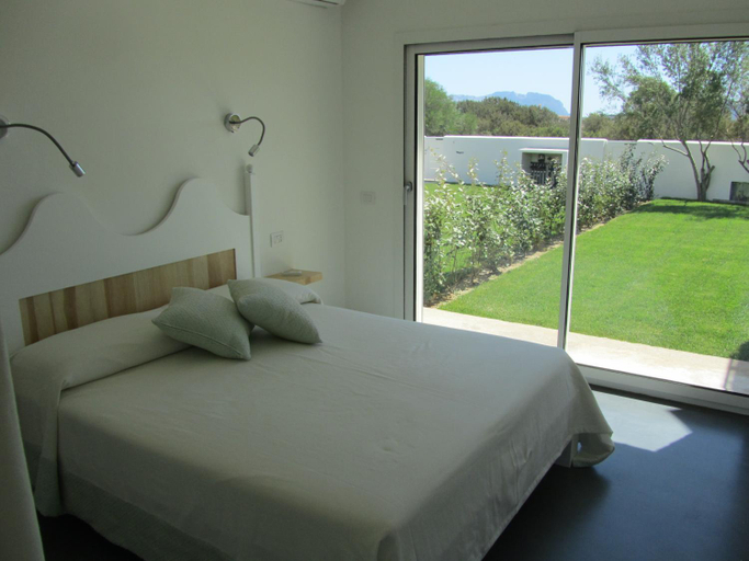 Bedroom 2, Sardegna e - Beach Rooms, Olbia-Tempio