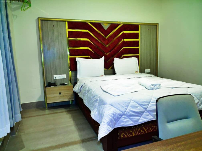 Others 5, Hotel Santa Bella, Wouri