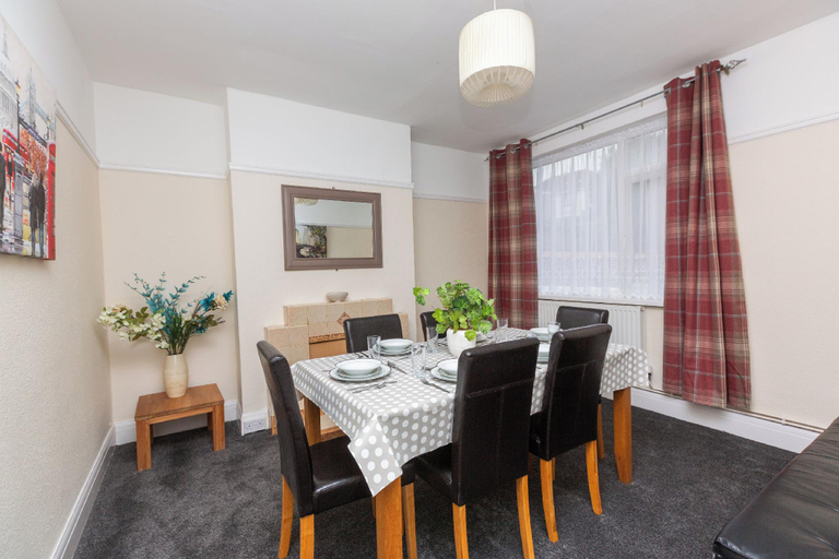 Others 4, Superior three bedroom house with sea view, Swansea