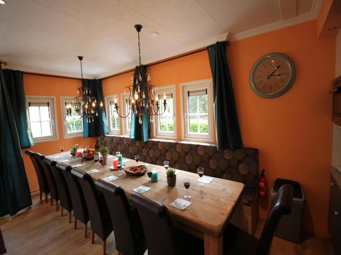 Food & Drinks, Villa in De Bult with modern comforts, Steenwijkerland