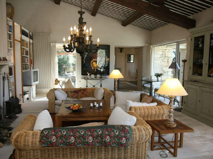 Others 3, Provencal Stone House near Bonnieux, Vaucluse