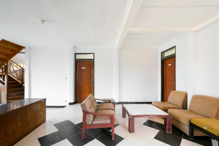 Public Area 3, RedDoorz @ Argapuri Resort and Campsite Ciwidey, Bandung