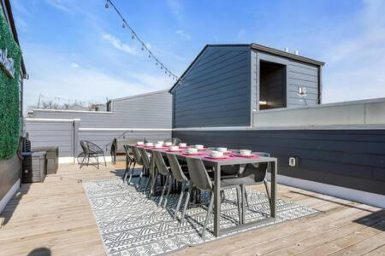 Others 3, NEW Pink Howdy Oasis 13 Beds Rooftop View Parking, Davidson