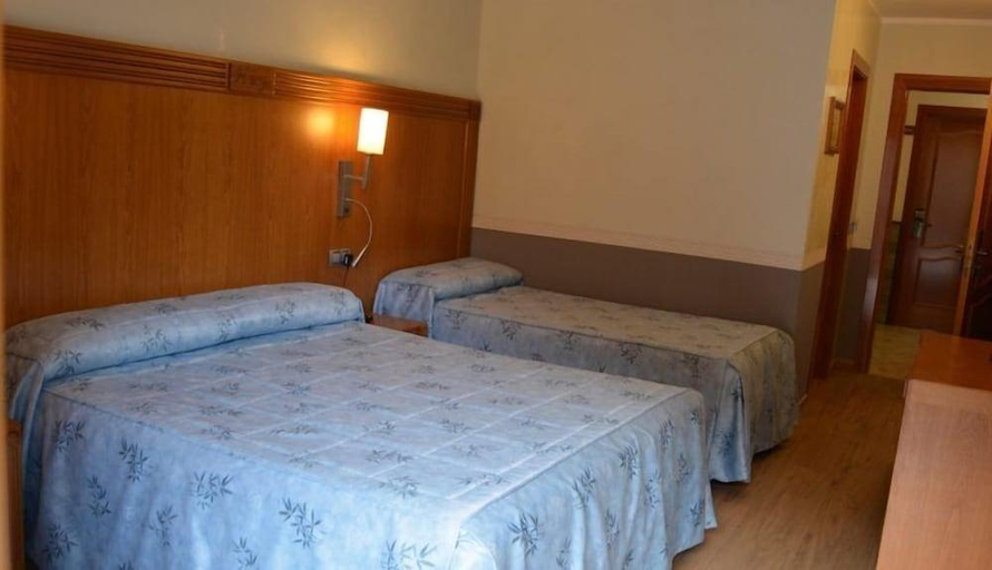 Bedroom 3, Hostal La Font, Lleida