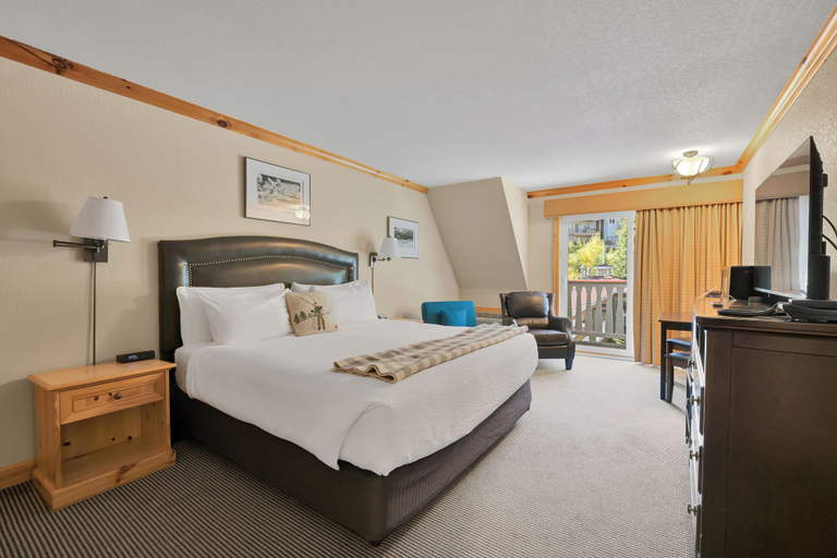 Bedroom 2, Selkirk Lodge, Bonner