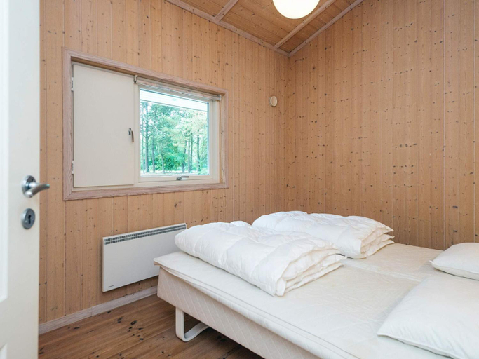 Bedroom 2, 5 star holiday home in Oksbøl, Varde