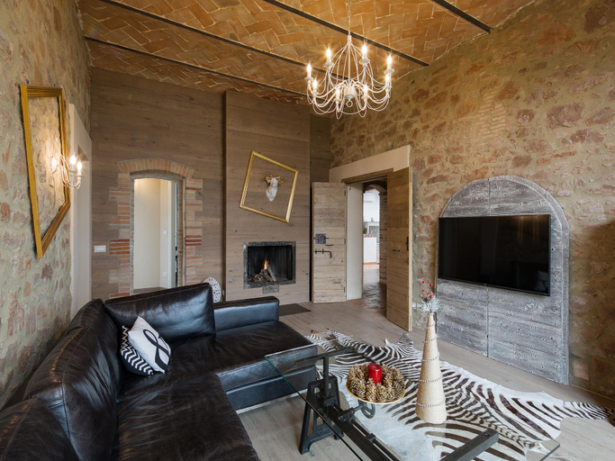 Others 3, Villa in Cortona with Private Pool, Perugia