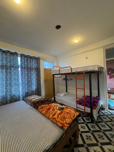 Bedroom, Above end beyond, Kullu