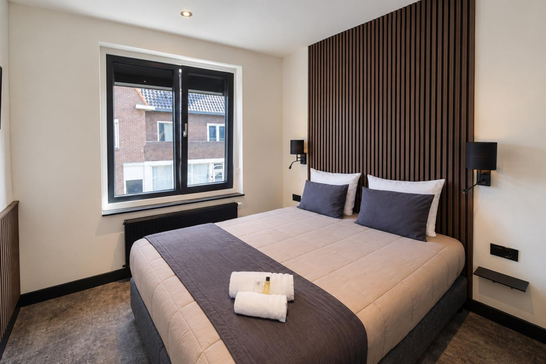 Bedroom 2, Hotel Royal, Velsen