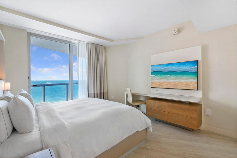 Bedroom 3, Beach House Fort Lauderdale, a Hilton Resort, Broward