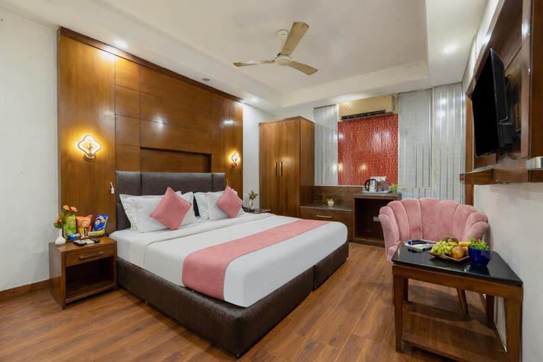Bedroom 2, Hotel Royal Galaxy Near Yashobhoomi, Delhi