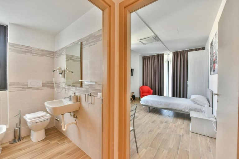 Others 2, Happy Residence Milano Cesano Maderno, Monza and Brianza