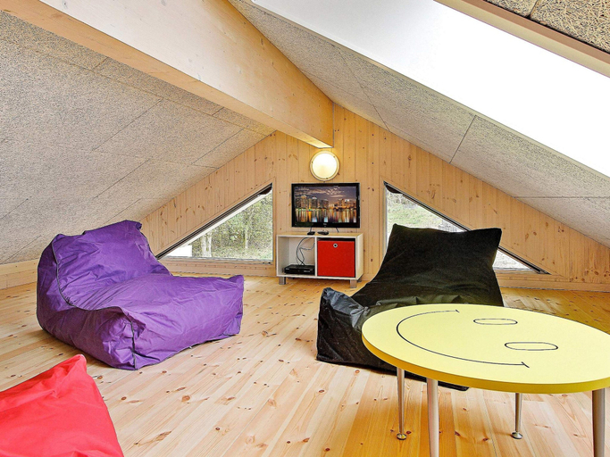 Others 5, Spacious Holiday Home in Glesborg near Ocean, Norddjurs