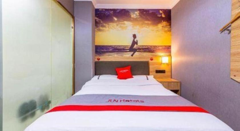 Bedroom 5, 7 Days Inn Kunshan South High-Speed Railway Station, Suzhou