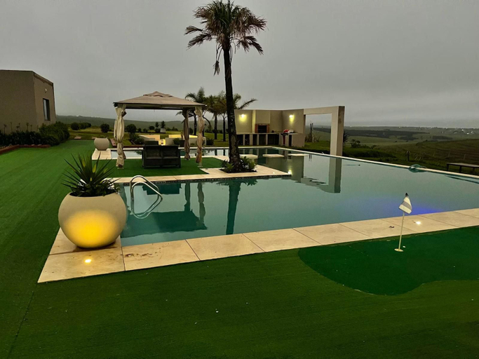 Others 5, PONI Hotel, Amathole