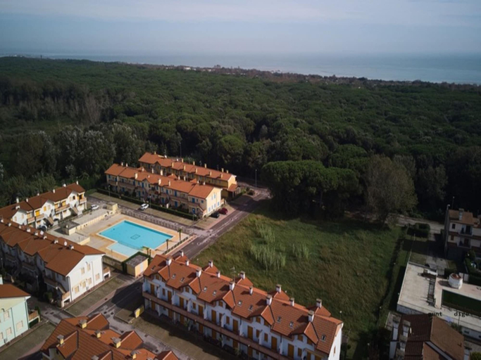 Others 4, Spacious Home With Pool and Terraces, Rovigo