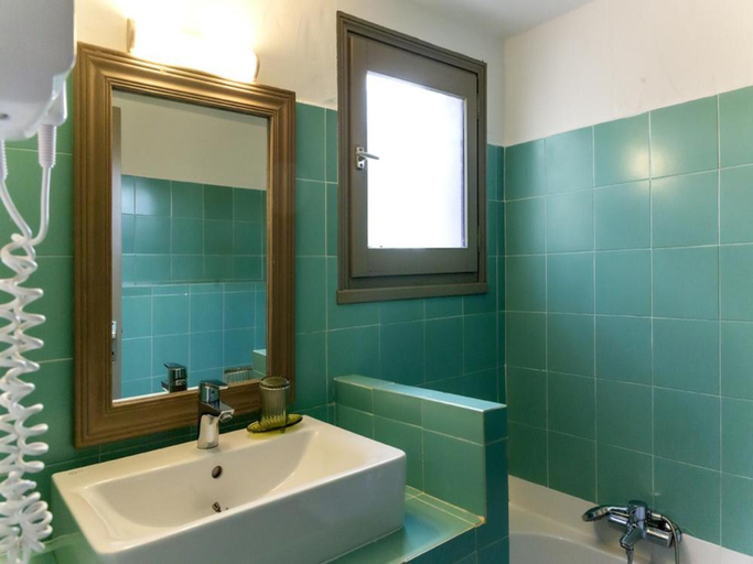 Bathroom 4, Villa for 6 by the Mediterranean Sea, Corse-du-Sud
