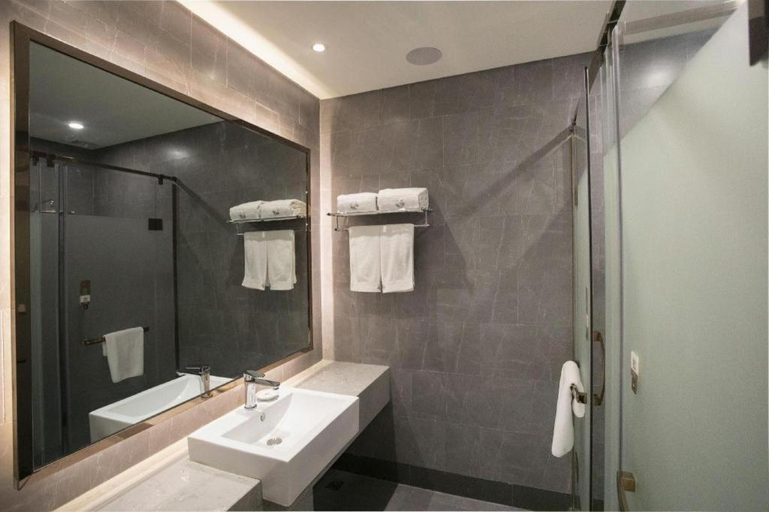 Bathroom 3, Gya Hotel Tangshan Qian'an Fortune Center, Tangshan