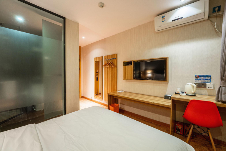 Bedroom 2, 7 Days Premium Changsha Wuyi Square Huangxing Road Pedestrian Street Hotel, Changsha
