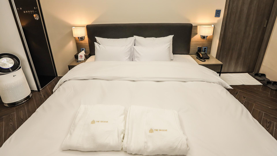 Bedroom 2, The Groove Gunsan Hotel, Gunsan