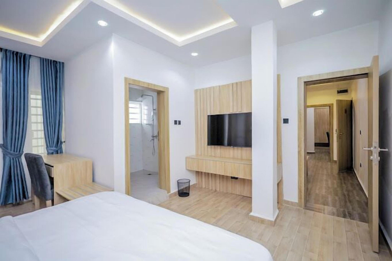 Others 3, Royal Garden Hotel, Obio/Akp