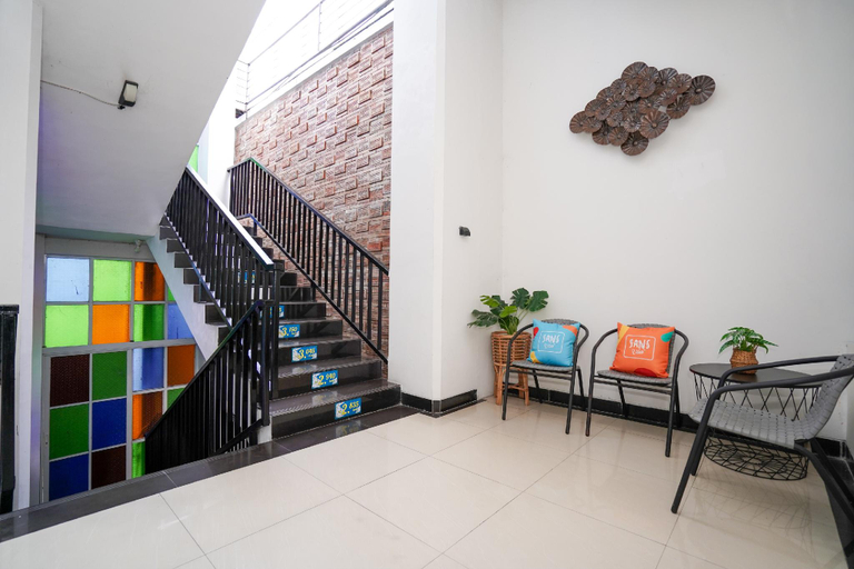 Public Area 3, Sans Vibes Hotel Grand Omah Sastro Gejayan, Sleman