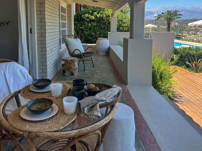 Others 2, Crete Beachfront Coconut Gem With Seaviews Pool, Crete