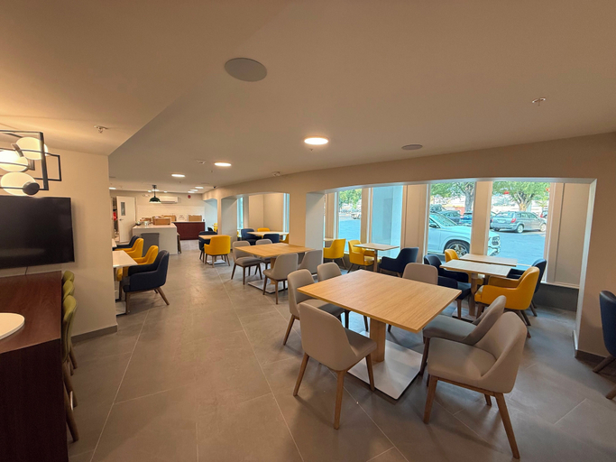 Food & Drinks 5, Comfort Inn & Suites, Okanagan-Similkameen
