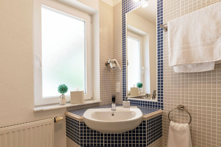 Bathroom 5, Pension Memory, Rhön-Grabfeld